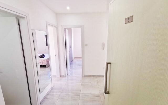 Vasilo Court Seaview City Apartment