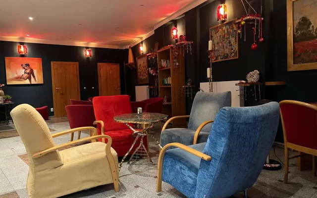 Gallery Hotel SIS