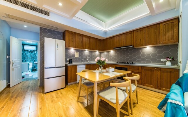 Rockabond Family Inn