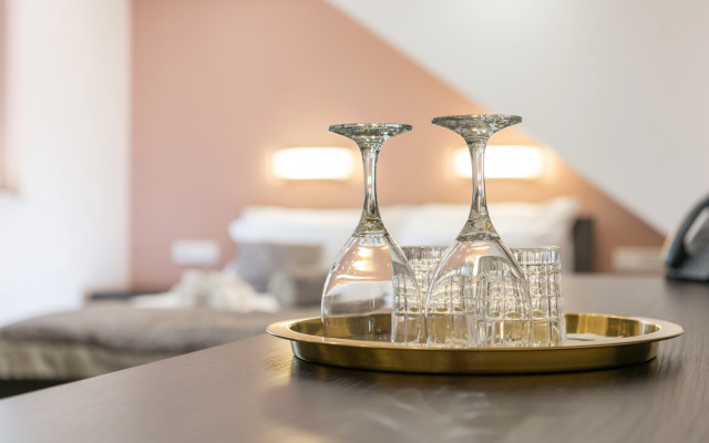 Palace Suites Heritage Hotel – Adults Only