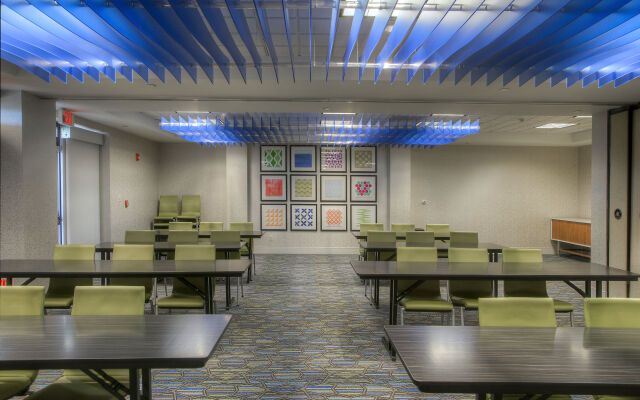 Holiday Inn Express & Suites Tempe by IHG