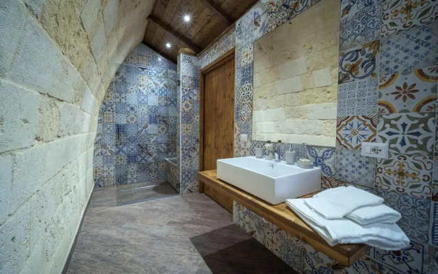 ROBERTO's Guest House