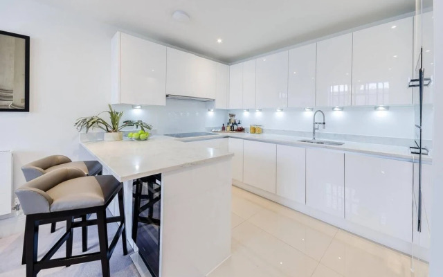 Designer 2 Bed Apartment in Riverside Development