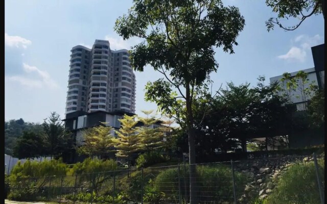 Sky Bungalow Green Beverly Hills