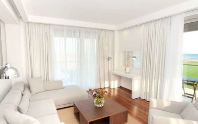 Buca Beach Resort