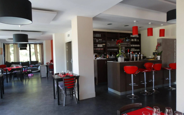 Hôtel Restaurant l'Echo du Lac & Spa