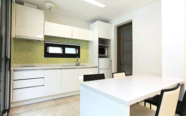 Gapyeong baeknak Flat House