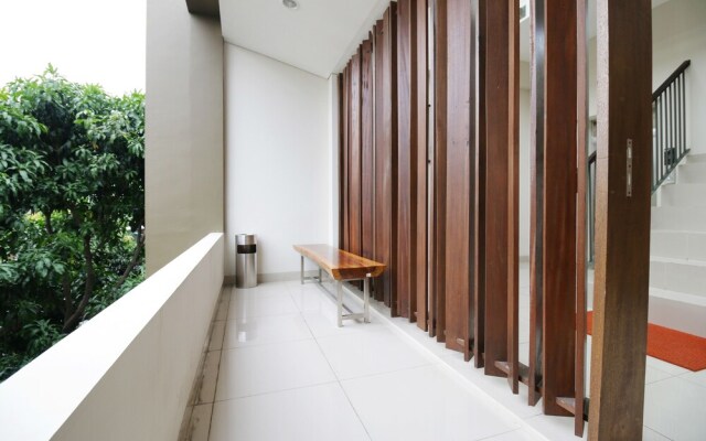 Airy Fatmawati Abdul Majid Raya 12 Jakarta
