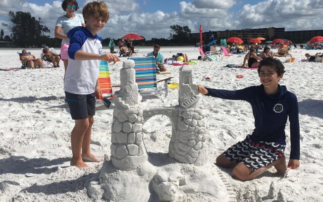 Spark by Hilton Sarasota Siesta Key Gateway