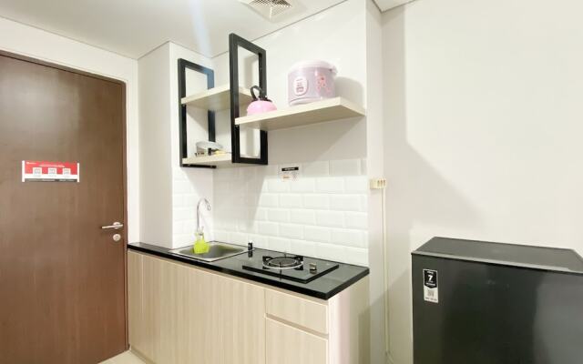 Homey And Warm Studio Transpark Juanda Bekasi Timur Apartment