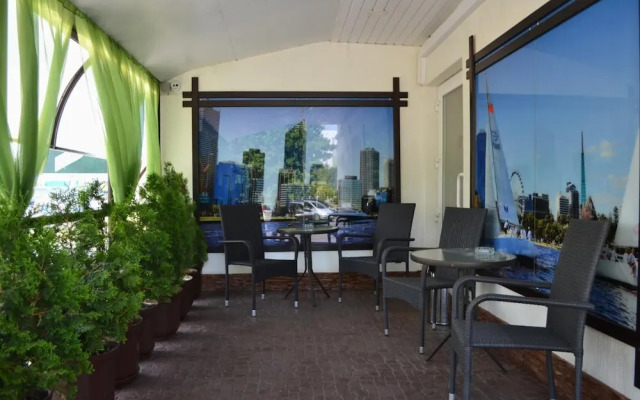 City Hotel