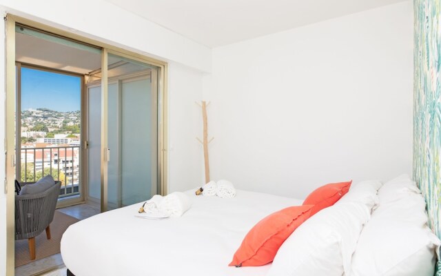 Rooftop Sea View YourHostHelper