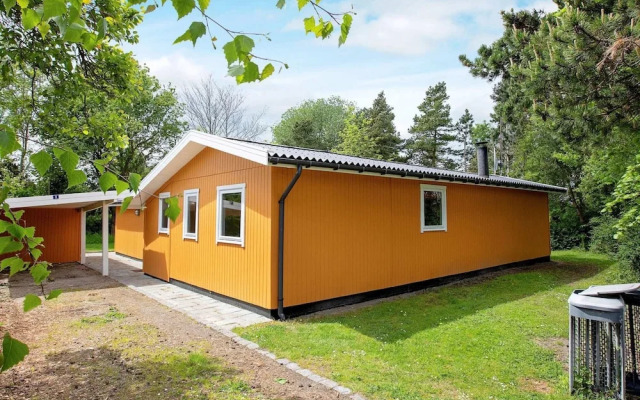 6 Person Holiday Home in Dannemare