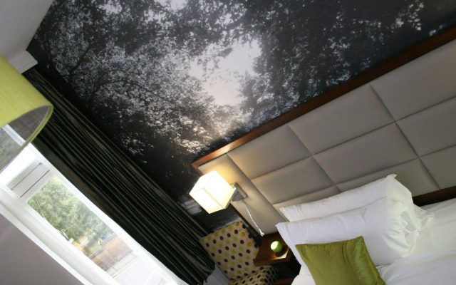 Seraphine London Kensington Gardens