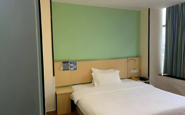 7 Days Inn Guangzhou South Railway Station Huijiang Subway Station – Guest Rooms – Guangzhou