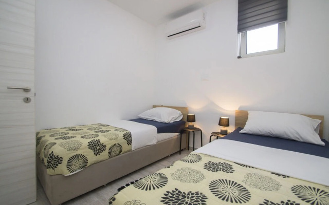 Apartment in Tri Porte (Potirna) with sea view, terrace, air conditioning, WiFi (39-2)