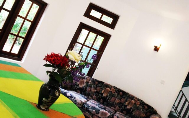 Lizzie Villa Guest House