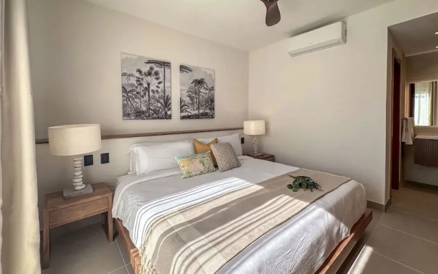 Spectacular Golf Front 3BR Apartment!