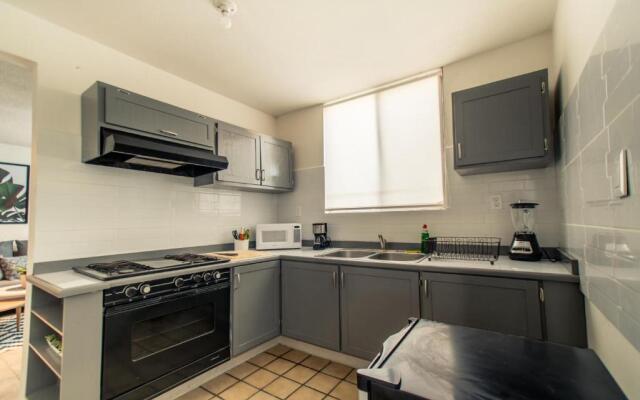 Depto. Hangar 4 col. Unidad Nacional Plaza Jalisco.