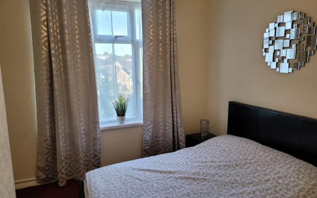 Bright & Homely Apartment