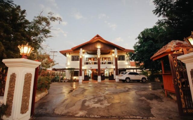 Vangsavath Hotel