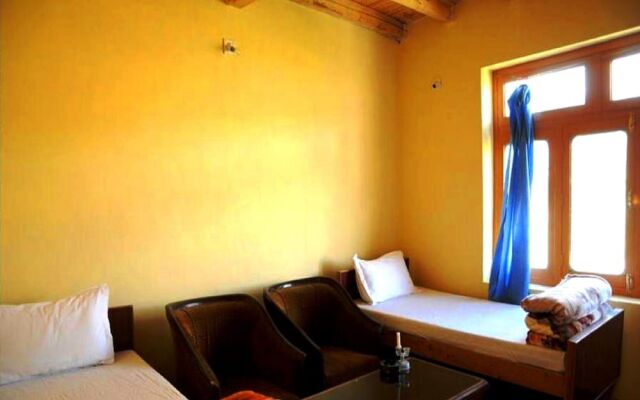 Omasila Hotel