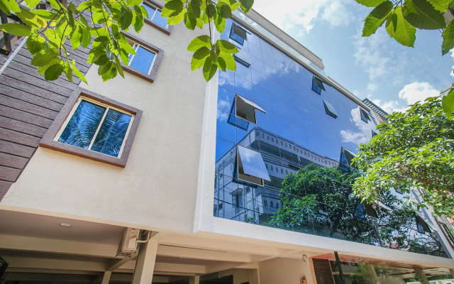OYO 10475 PMR Hotel