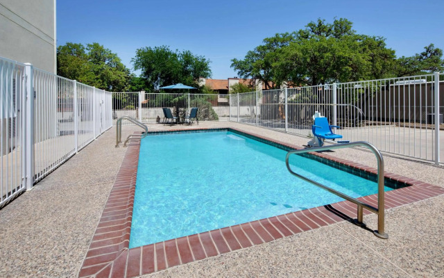 Baymont by Wyndham San Antonio Airport