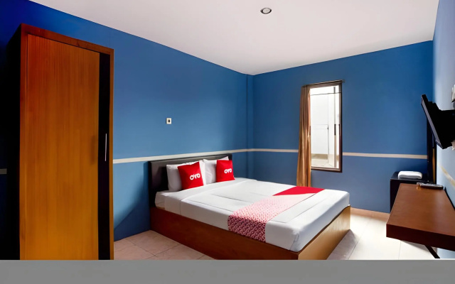 OYO 1272 Grand Garuda Guest House – Guest Rooms – Balikpapan