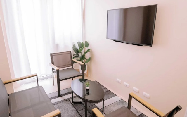 A Relaxing Poolside Stay