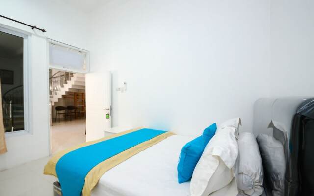 Airy Eco Syariah UNESA Ketintang Madya 151 Surabaya