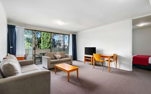 Knox International Hotel & Apartments