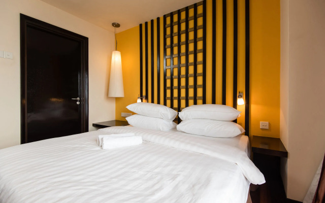 W Studio Resort Suites at Pyramid Tower