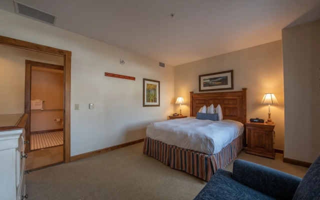 Wheelchair Accessible 2-Bedroom Slopeside Condo - No Cleaning Fee! by RedAwning