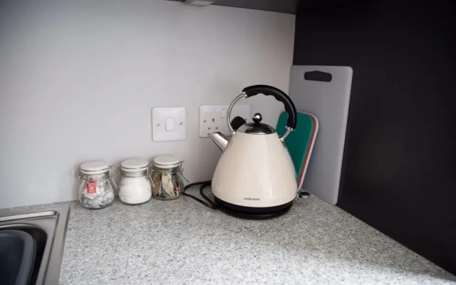 Studio flat with free Parking