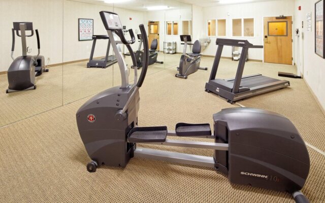 Holiday Inn Express & Suites Lancaster by IHG