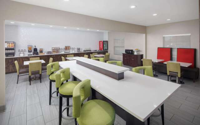 La Quinta Inn by Wyndham Calhoun South I-75