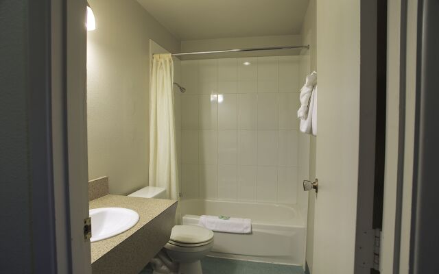 Aladdin Inn & Suites