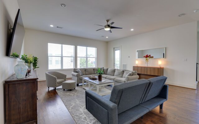 3-story Home Near Museums, Nightlife & Downtown!