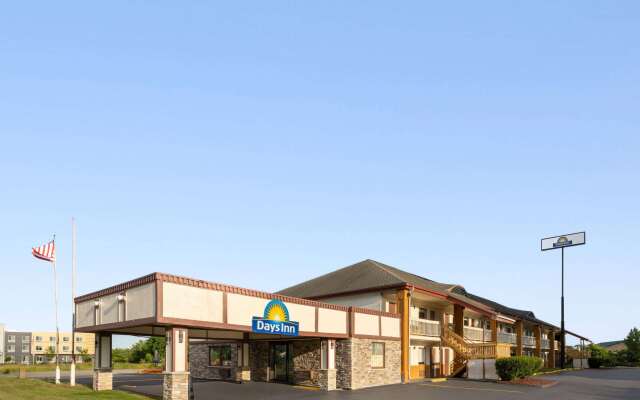 Days Inn by Wyndham Queensbury/Lake George