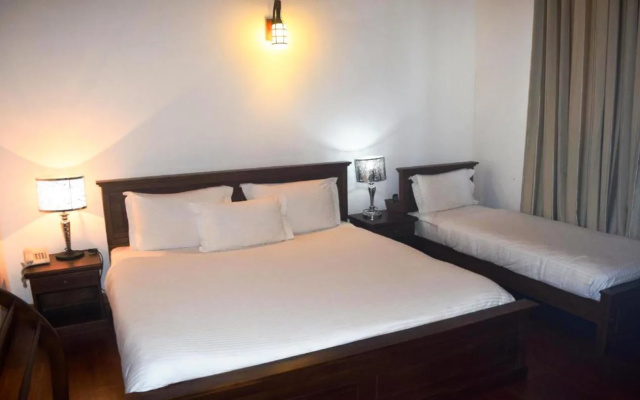 Daffodils Hotel