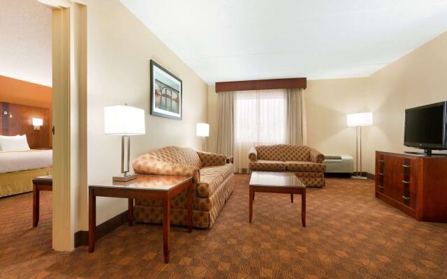 Radisson Hotel Akron/Fairlawn