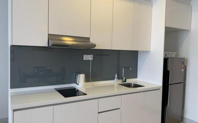 Bora Residences, Leafy Loft by HomestayJB