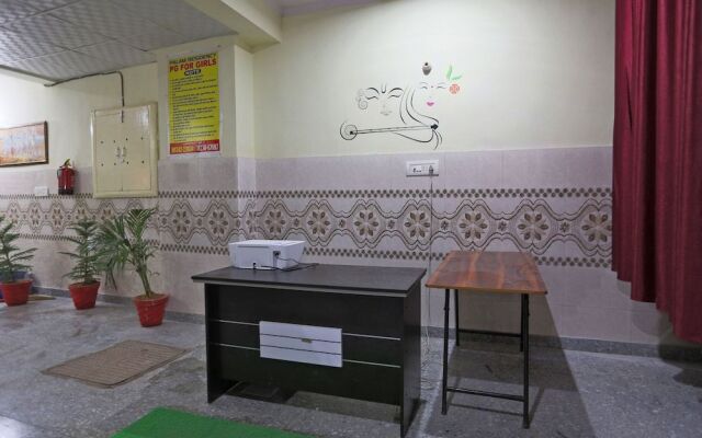 SPOT ON 48911 Sukhrali Residency