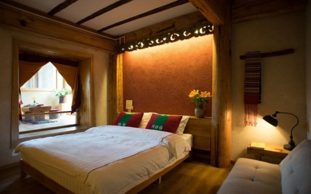 Tibetan-style Courtyard Hotel