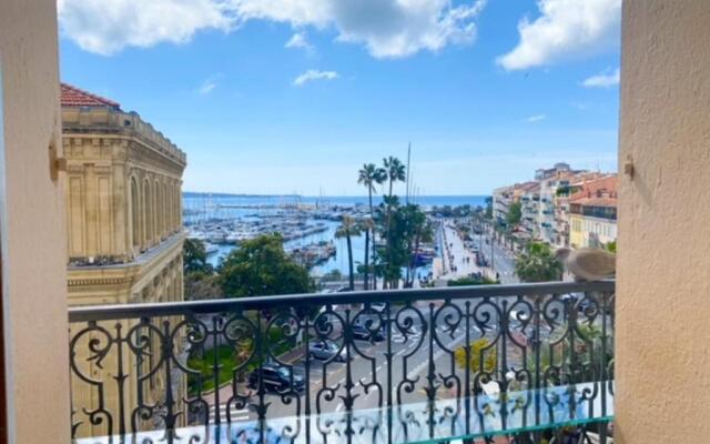 Quai St Pierre 2 bedrooms apt with sea view