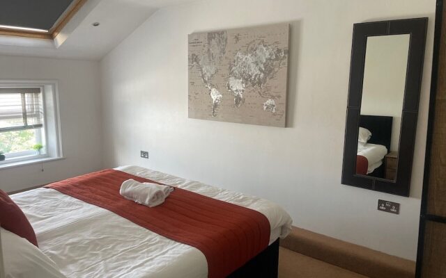 Beach House - Penthouse 3 Bed Apartment