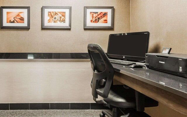 Spark by Hilton Denver East I 70