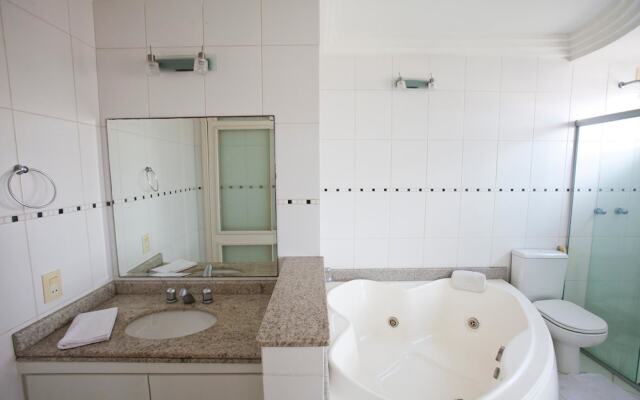 FL003 3 Bedroom Apartment By Senstay