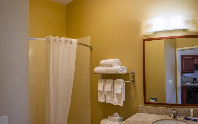 Candlewood Suites Airport by IHG